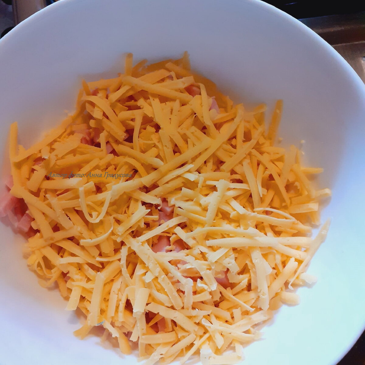 Сыр берём любой твёрдый или полутвёрдый.