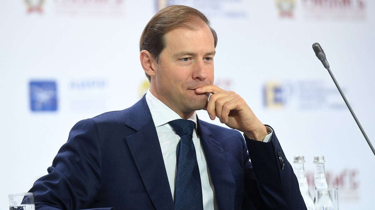    %Министр промышленности и торговли РФ Денис Мантуров© РИА Новости . Илья Питалев