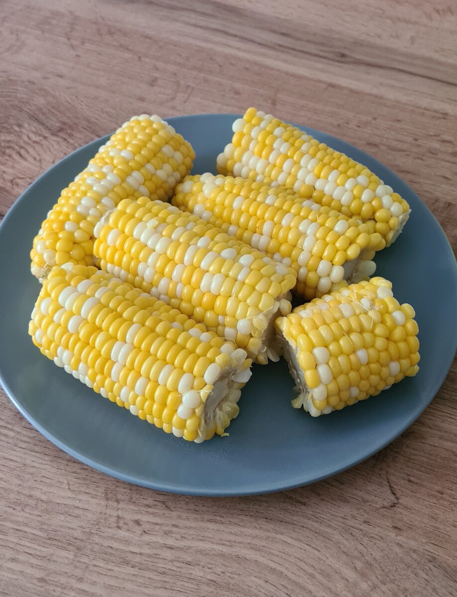Свежесваренная кукуруза