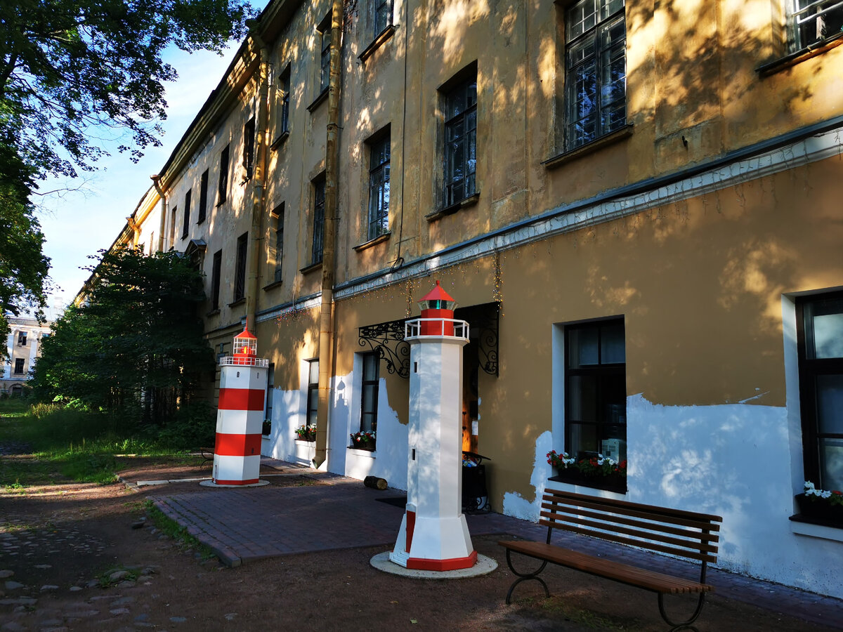 Маяки собрались под одной крышей и ждут гостей