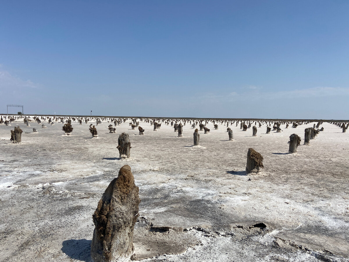 Соленое озеро в Астраханской области Баскунчак