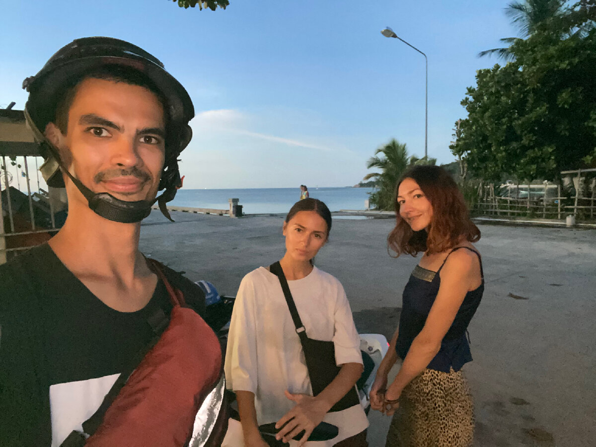 Мы с подругой на пляже