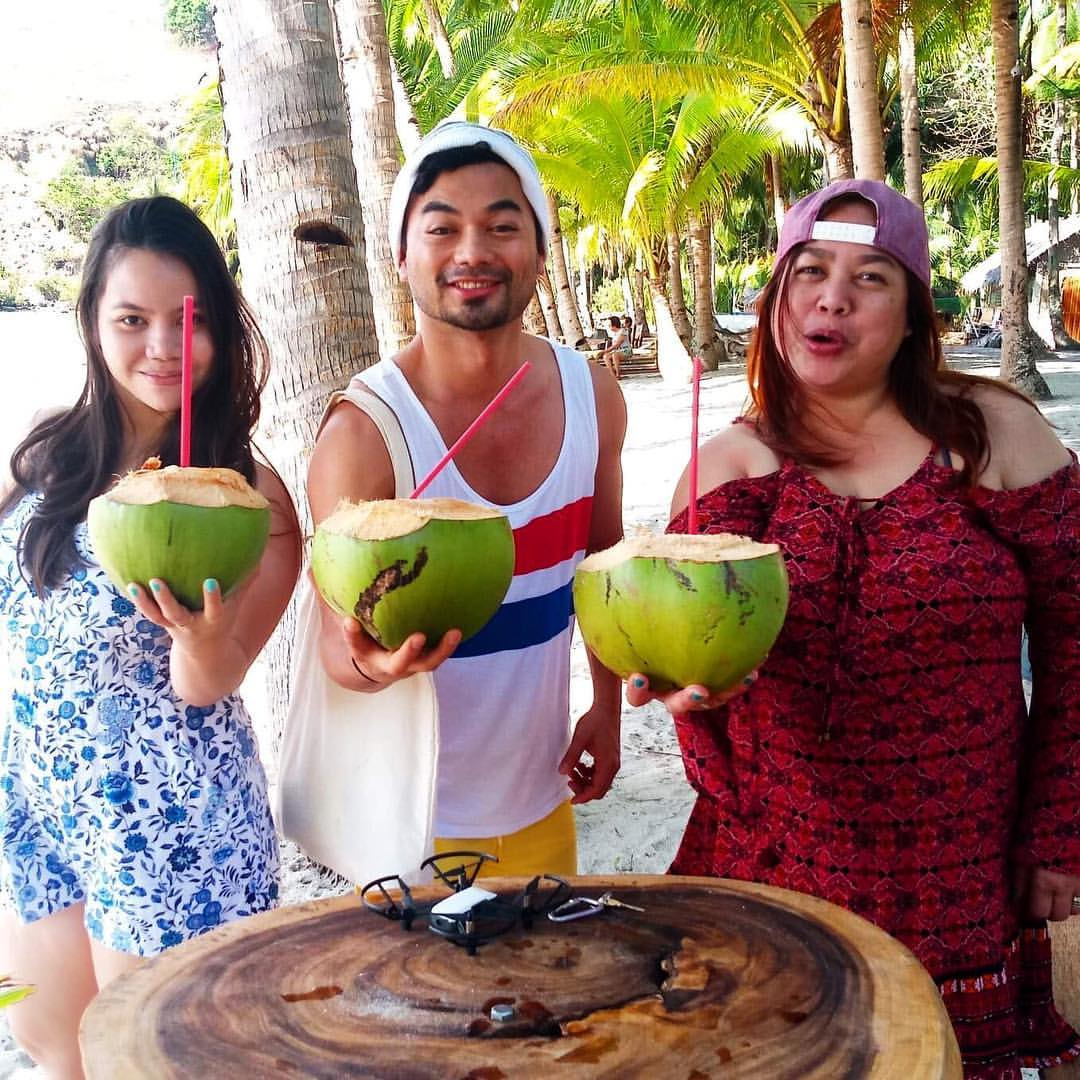 Гости, филиппинцы - в Акимовой бухте.