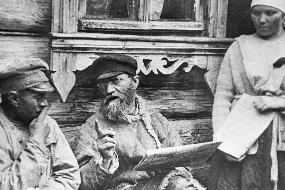 Крестьяне думают о том, что нужно бежать в зарождающийся Новониколаевск. Фотография из свободных источников интернета.
