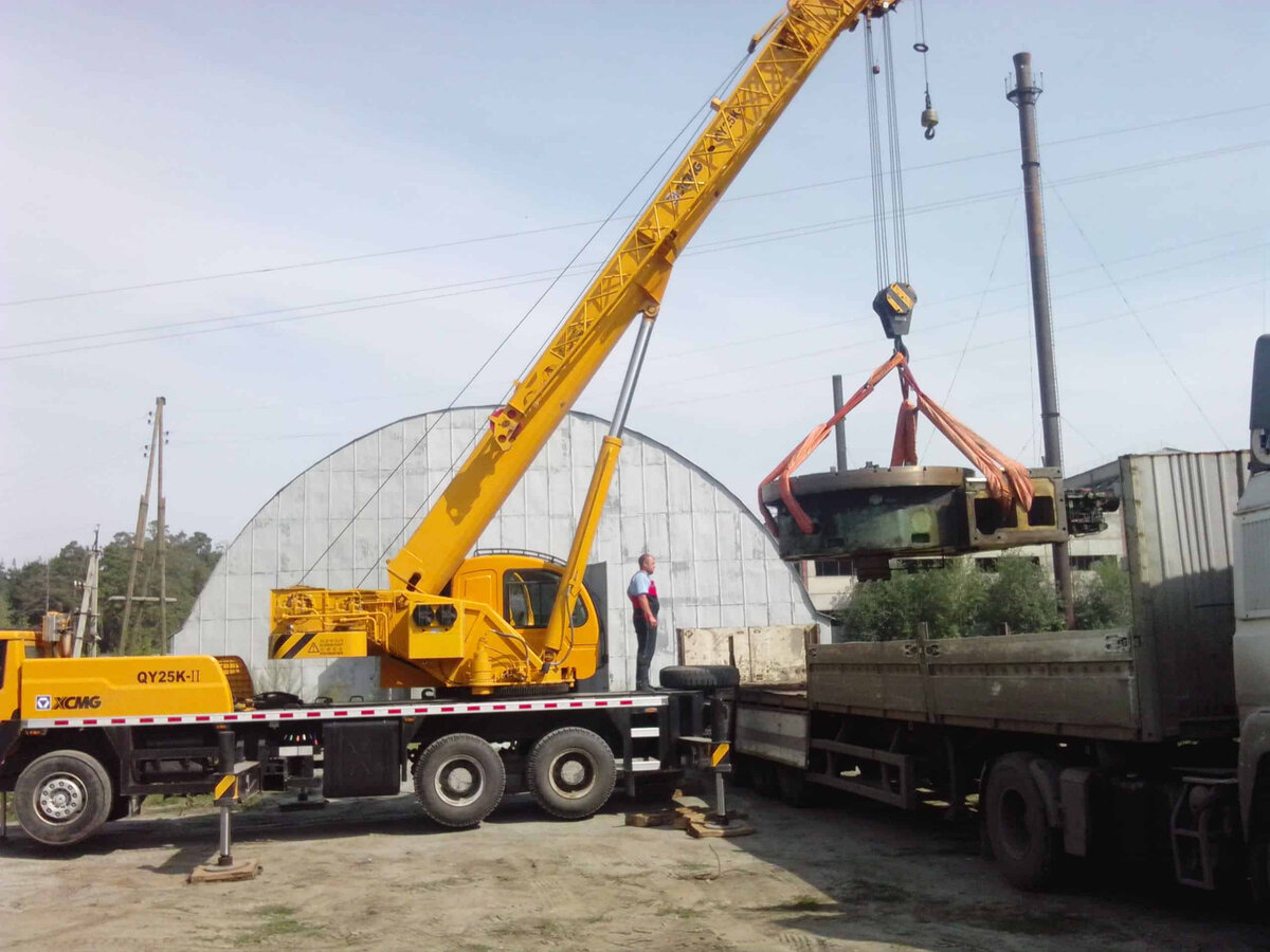 Погрузка демонтированного оборудования на транспорт