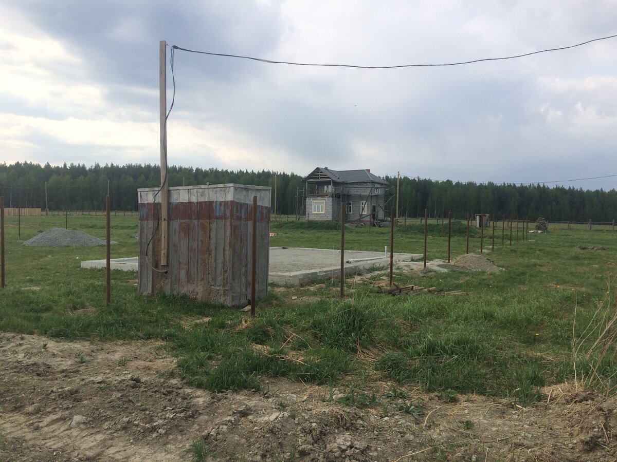 Установка столбов. Фото автора