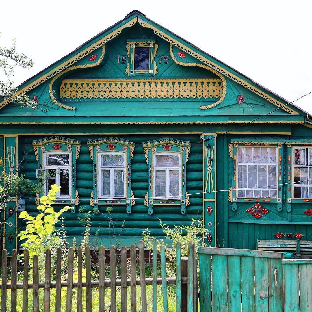 Мама живёт в деревне одна