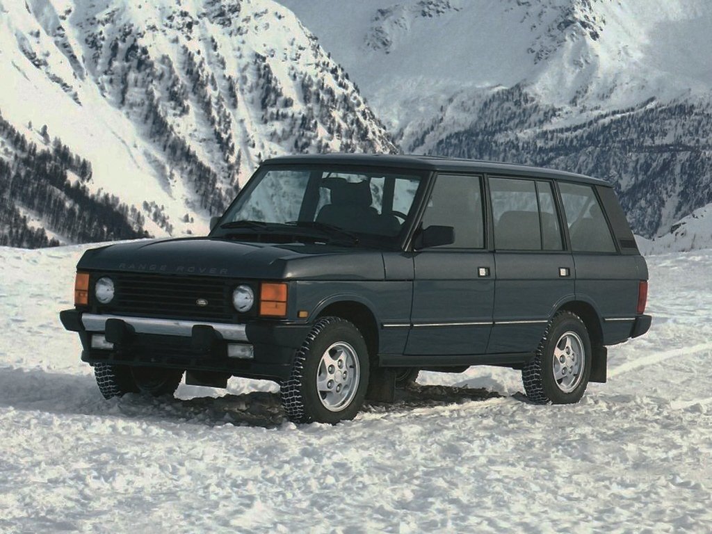 с 1970 Range Rover — первая попытка совместить роскошный и полноприводной автомобиль общего назначения, оригинальный «SUV». Популярность оригинального Range Rover Classic была настолько высока, что новую по конструкции и дизайну его версию выпустили только в 1994 году.