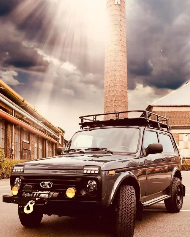 Ральф начал заниматься доставкой своего вина и выбрал необычный автомобиль для немецкого рынка