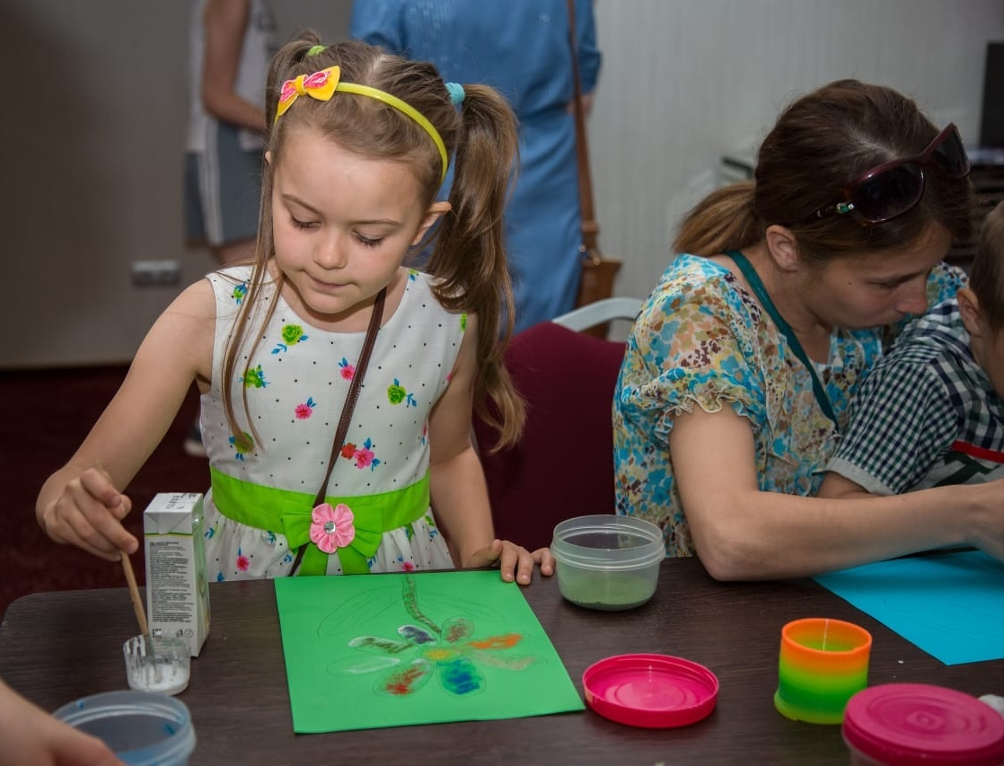 Девочка очень талантлива)