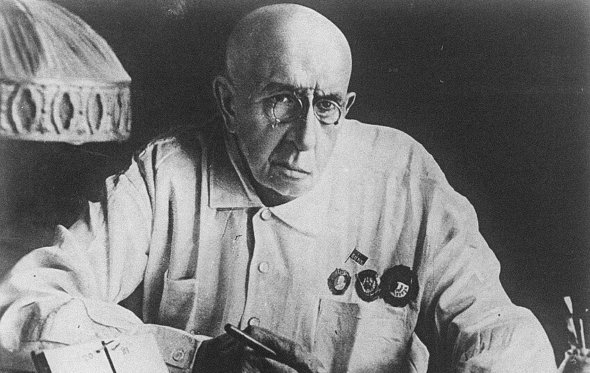 Василий Робертович Вильямс за работой  (Яндекс картинки) 