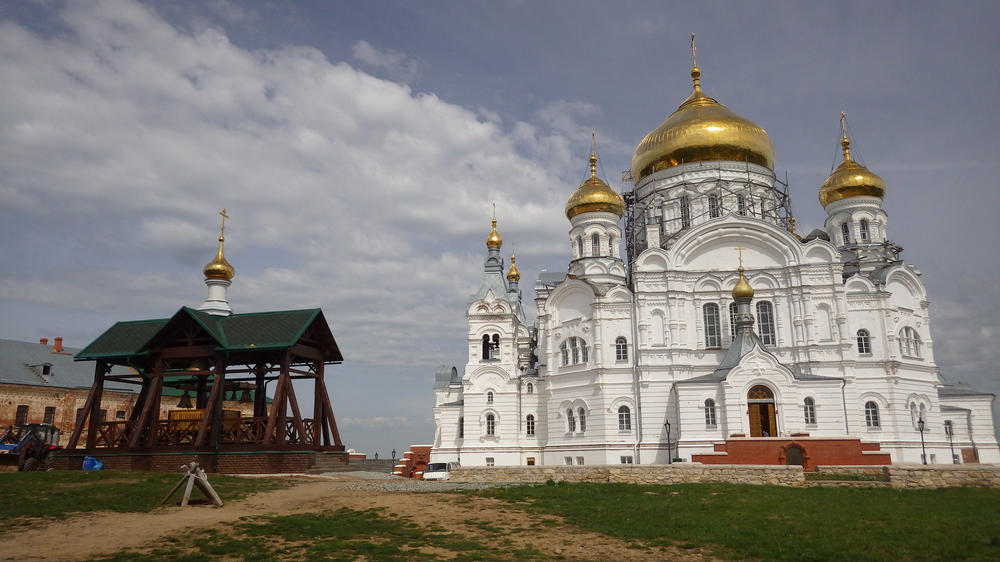 Белогорский монастырь пермский край пасха. Погода белогорский. Белогорский монастырь пермский край. Белогорский свято-николаевский миссионерский мужской монастырь. Белогорский монастырь пермский край.