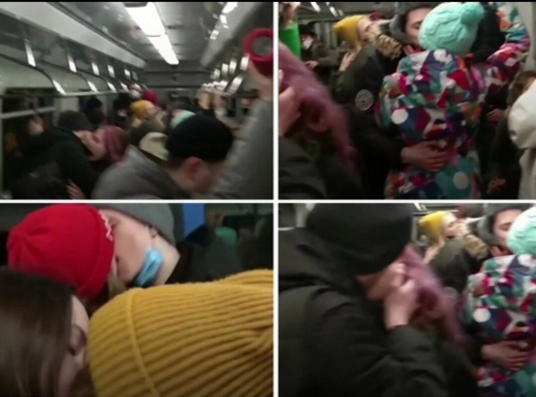 Организаторы акции хотят привлечь внимание к тому, что после 23:00 нельзя сходить на концерт или в бар, а в общественном транспорте можно спокойно толпиться