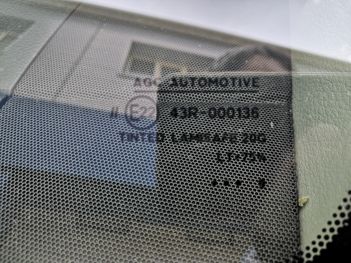 AGS - вроде как, стекла этой фирмы идут на завод toyota