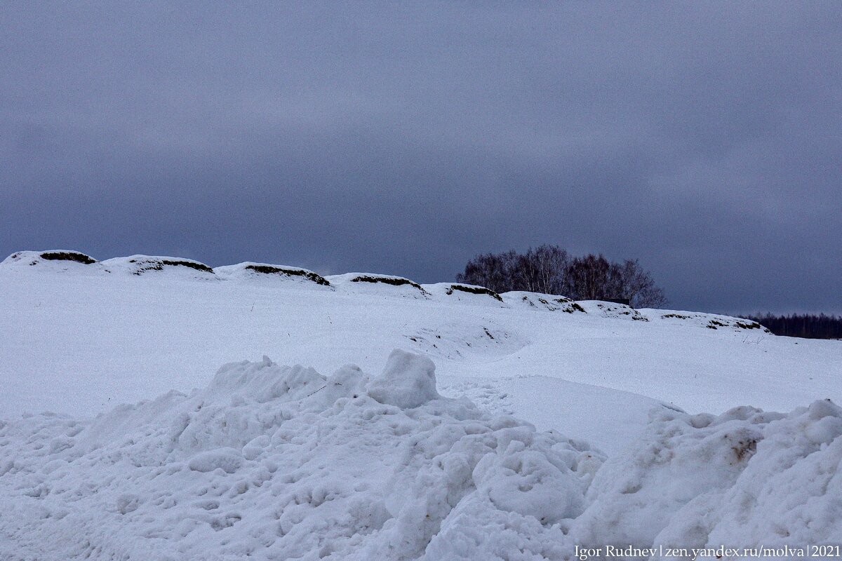 Разумеется, с 1812 года сооружения сохраниться не могли. Те, что стоят на Бородинском поле сейчас, восстановленные