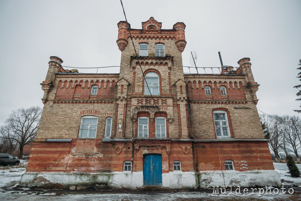 Замок в готическом стиле в Курской области. Памятник архитектуры, который  мы можем скоро потерять | Дневник Вольного Сталкера | Дзен