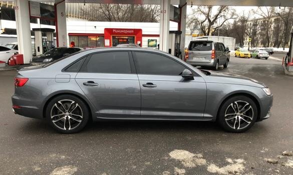 Audi A4 V (B9)