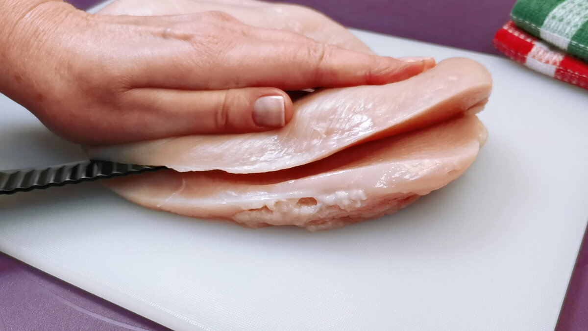 Что приготовить из куриной грудки на сковороде? Инструкция для самых занятых или неопытных
