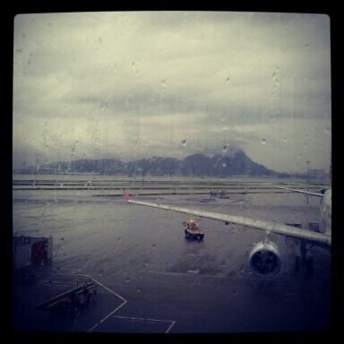 Дождливый Гонконг. Кстати говорят, что выходить в поход в плохую погоду - хорошая примета