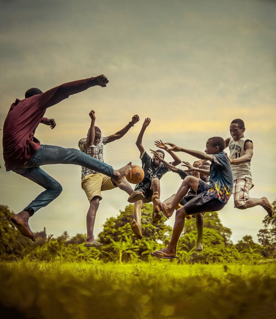 Необычные фотосессии. Креативная фотосессия с друзьями. Веселье с друзьями. И многих других интересных. И многих других интересных.