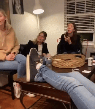 Не понял, а где Эта? Я тогда лучше один посижу...