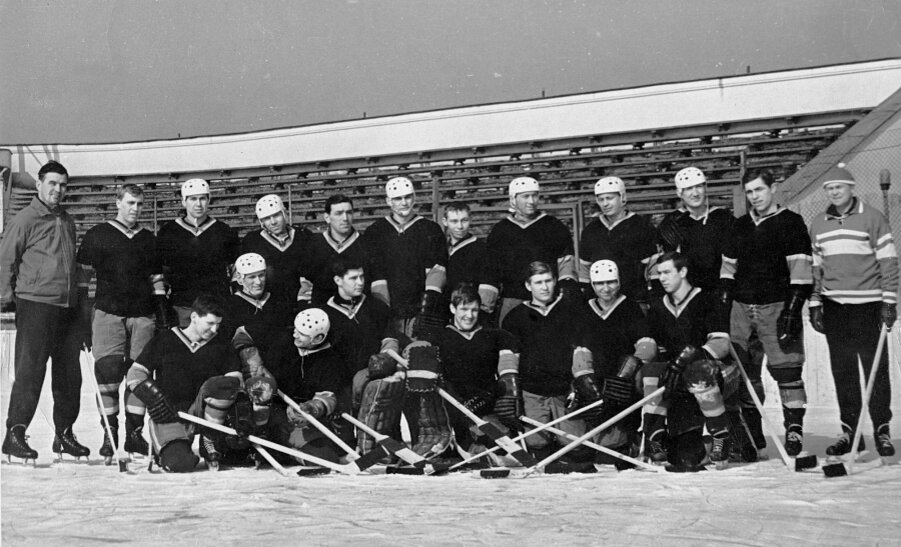 Изображение с Яндекс.Картинки (команда свердловского "Спартака")