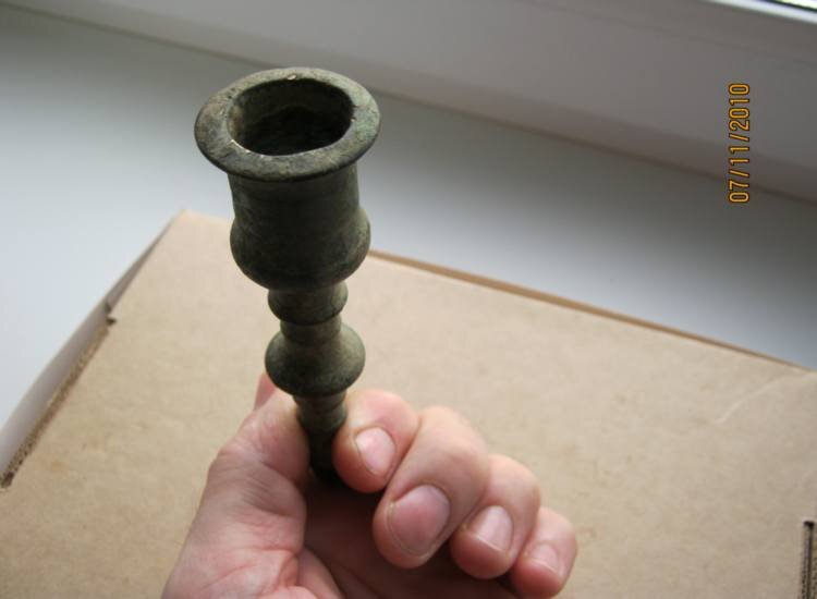 Моя находка - бронзовый подсвечник без основания.