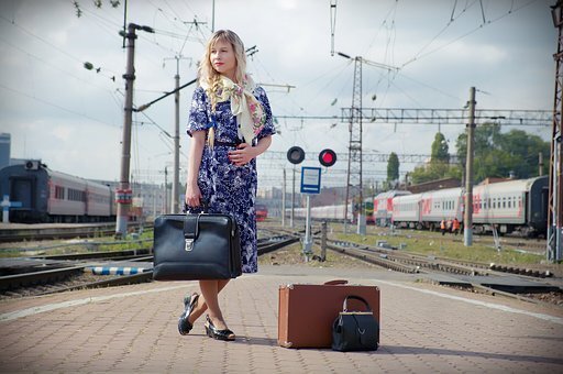фото https://cdn.pixabay.com/photo/2017/10/17/17/30/station-2861424__340.jpg
