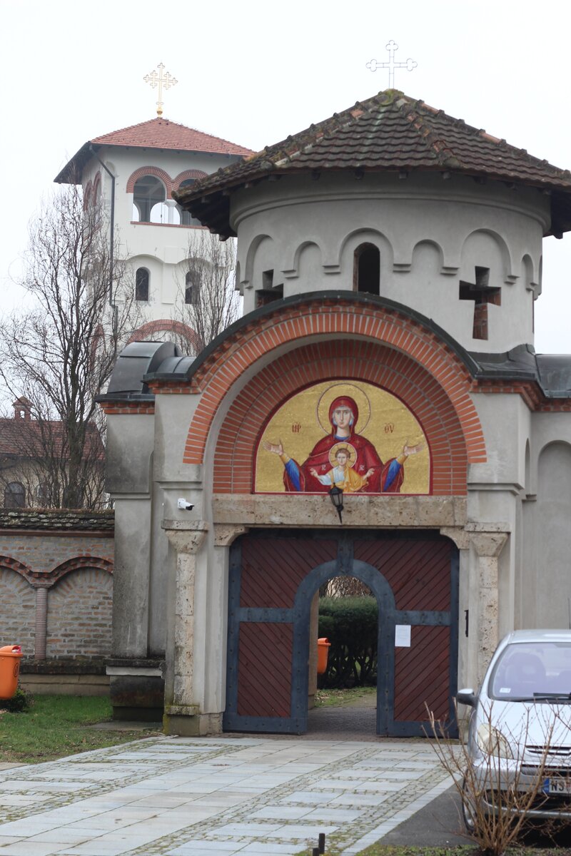 Вход в монастырь