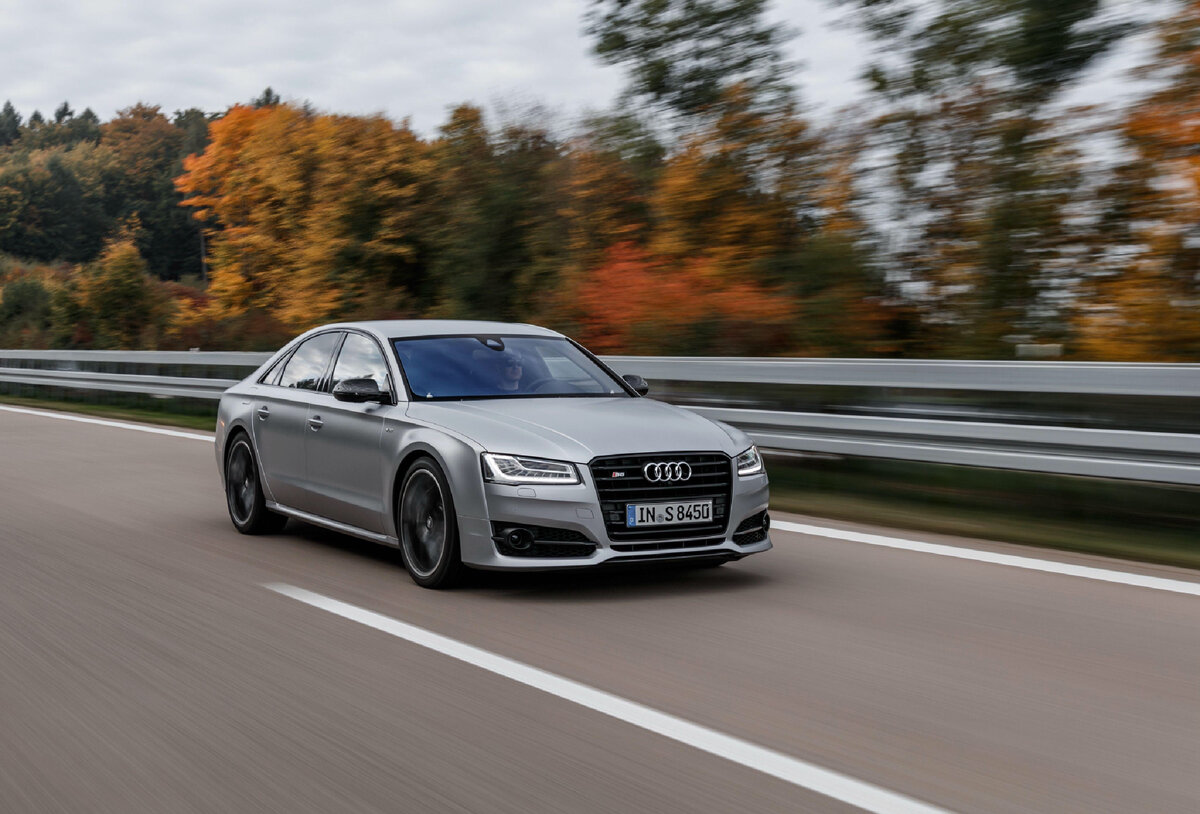 “Audi S8 D4 Rest” 2013-2017 год