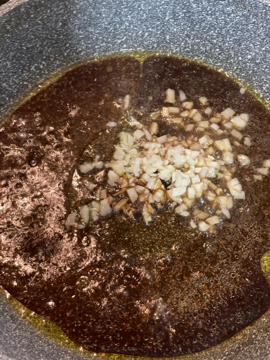 Масло, чеснок, соевый соус