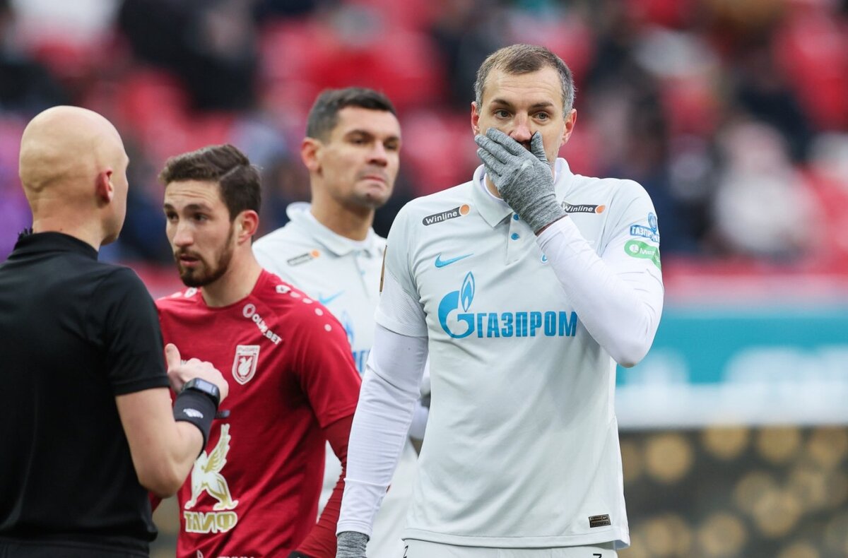 Нападающий ФК "Зенит" Артем Дзюба, источник фото: rusfootball.info, ФК "Зенит".