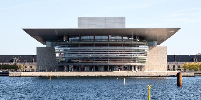 Здание датской оперы. https://www.oplevbyen.dk/operaen/