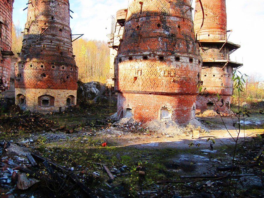 Мраморный завод. Заброшенный мраморный завод в Карелии. Рускеальский мраморно-известковый завод. Заброшенная территория известкового завода. Тайна заброшенной фабрики.