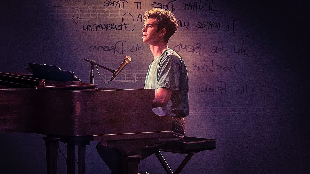  Это режиссерский кинодебют Лин-Мануэль Миранды - постановщика мюзикла "Гамильтон"