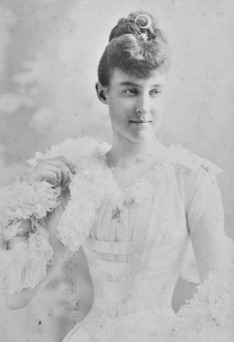 Елена орлеанская французская принцесса фото Портрет принцессы Елены Орлеанской, которая могла стать женой Николая Второго и 