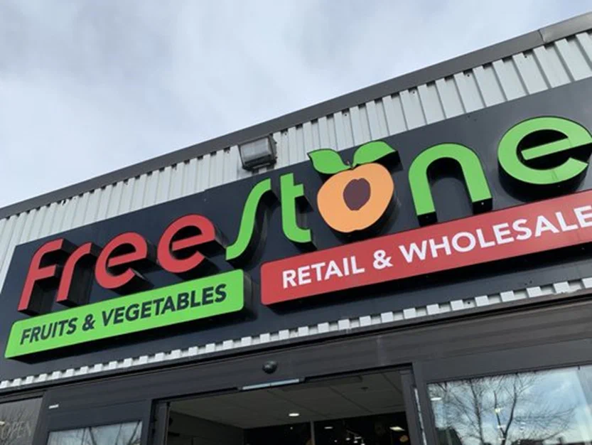 Фрукты и овощи оптом и в розницу по приемлемым ценам.