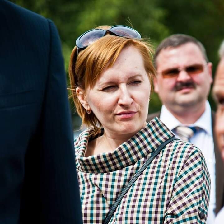 Я оооочень устала держать в вытянутой руке диктофон и микрофон😶🎤. А спикер продолжал вещать.
