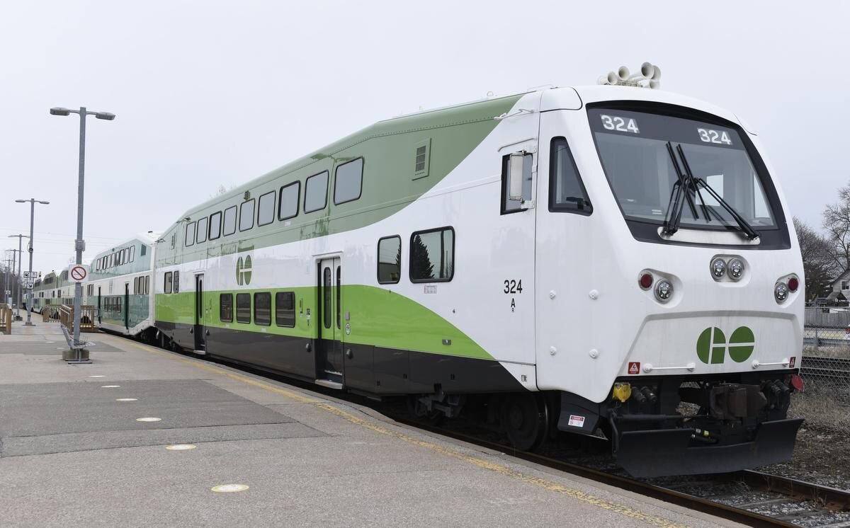 Двухэтажный поезд Bombardier BiLevel перевозчика GO Transit. Источник: Грэм Пэйн, Metroland