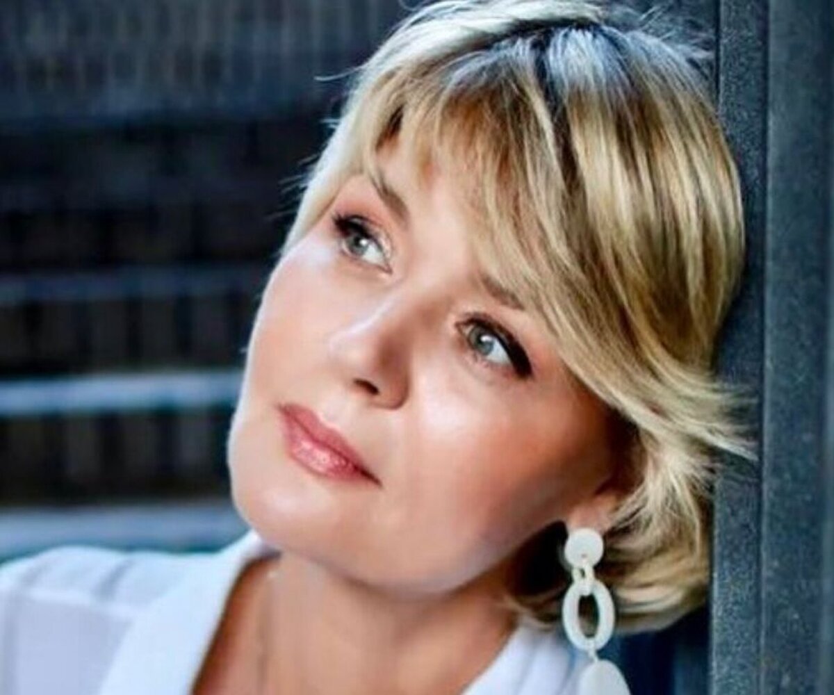 Нравится, что Юля неотделима от своего зрителя. И живет, и пытается разобраться с тем, что тревожит здесь и сейчас всех нас. Фото Яндекс.Картинки.