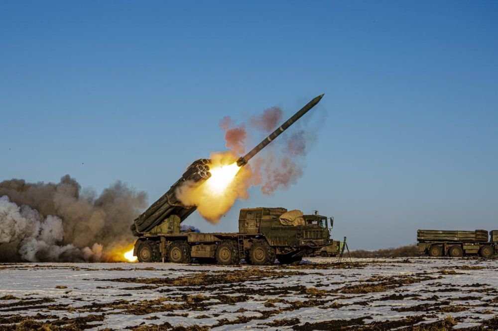 Работа РСЗО ВС РФ в Харьковской области. Источник: t.me/zheltyeslivy