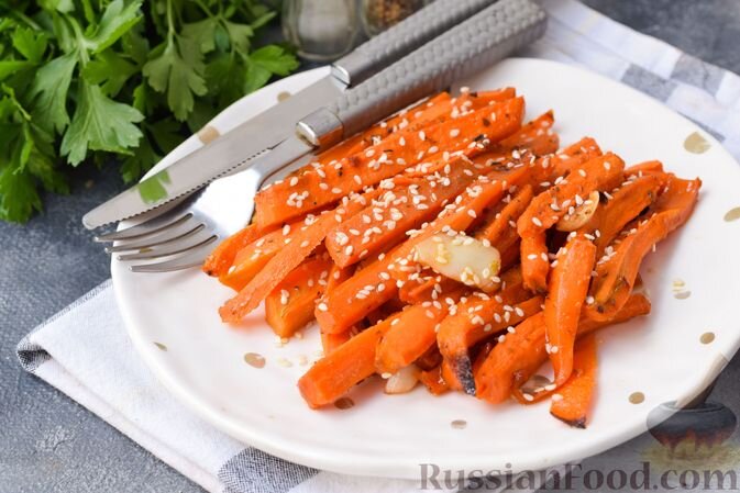 морковь, чеснок, мёд, уксус, масло растительное, соль, травы сухие итальянские, перец красный молотый, кунжут