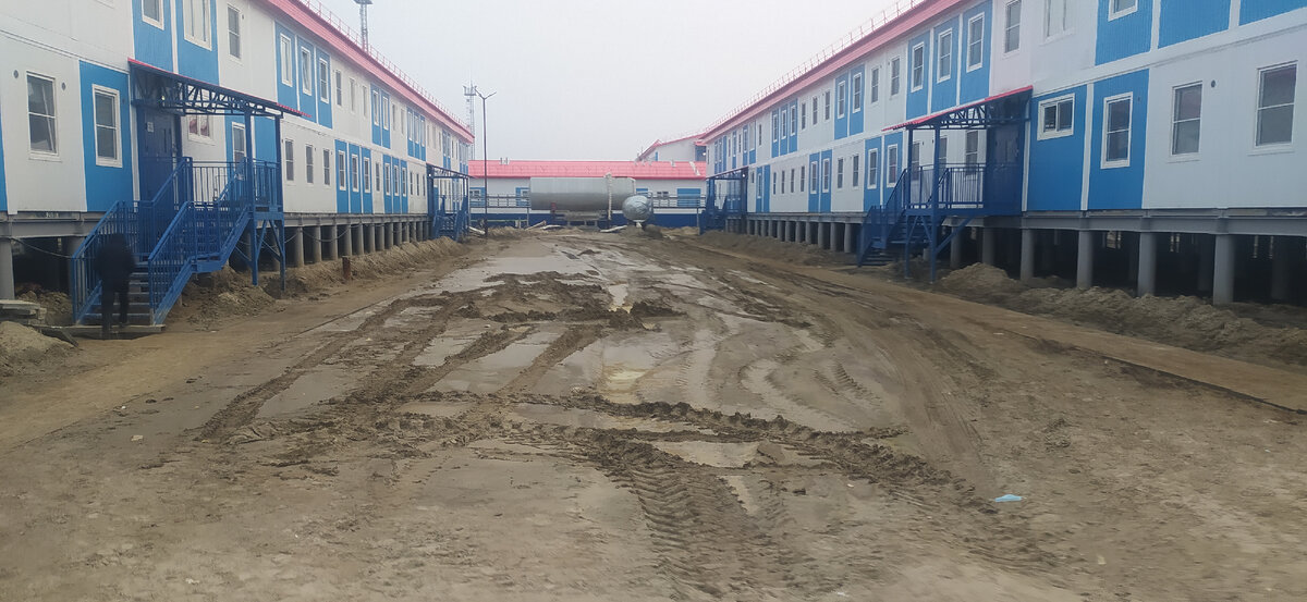 Где-то в вахтовом посёлке