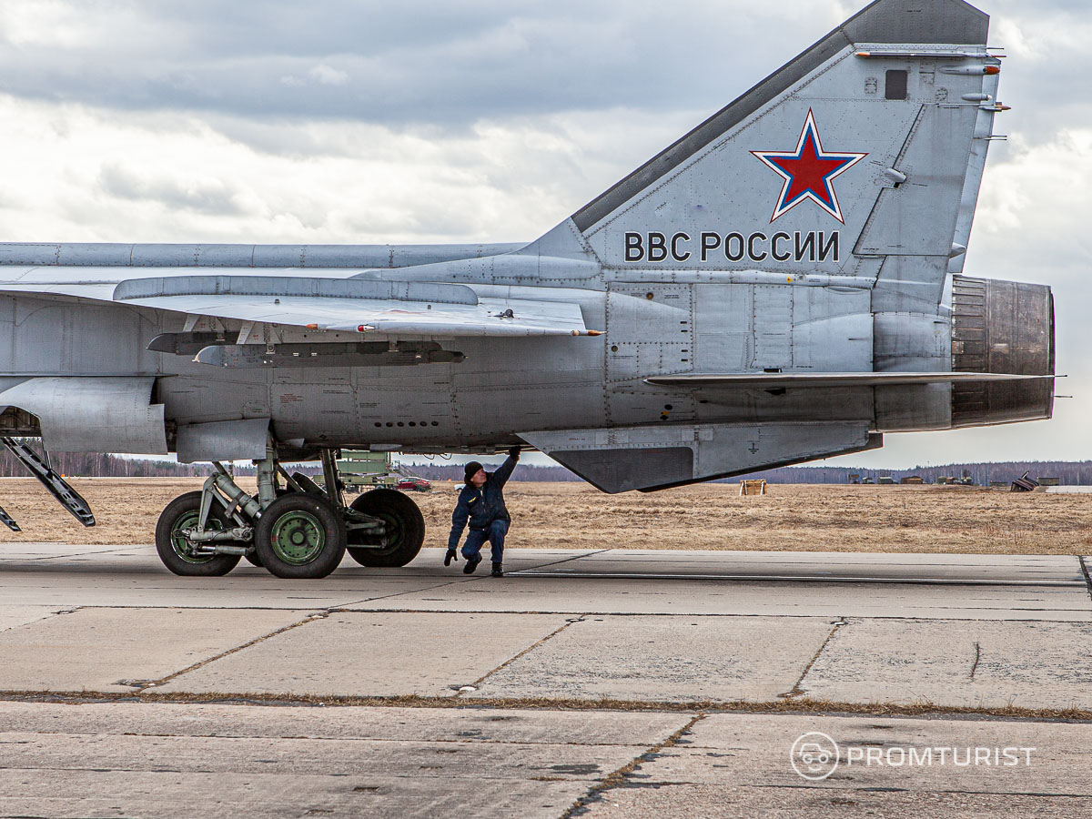 Загадочный ритуал перед взлётом МиГ-31 🤷‍♂️🛩🙇‍♂️12