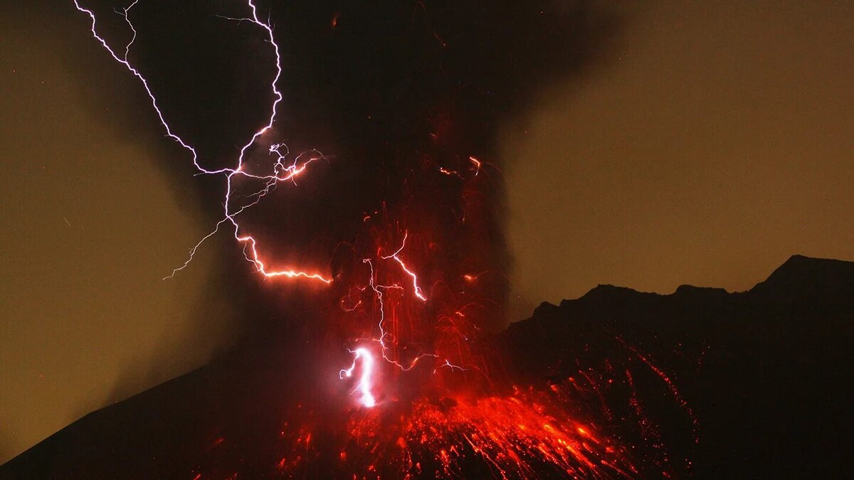 Вулкан молния лава Торнадо