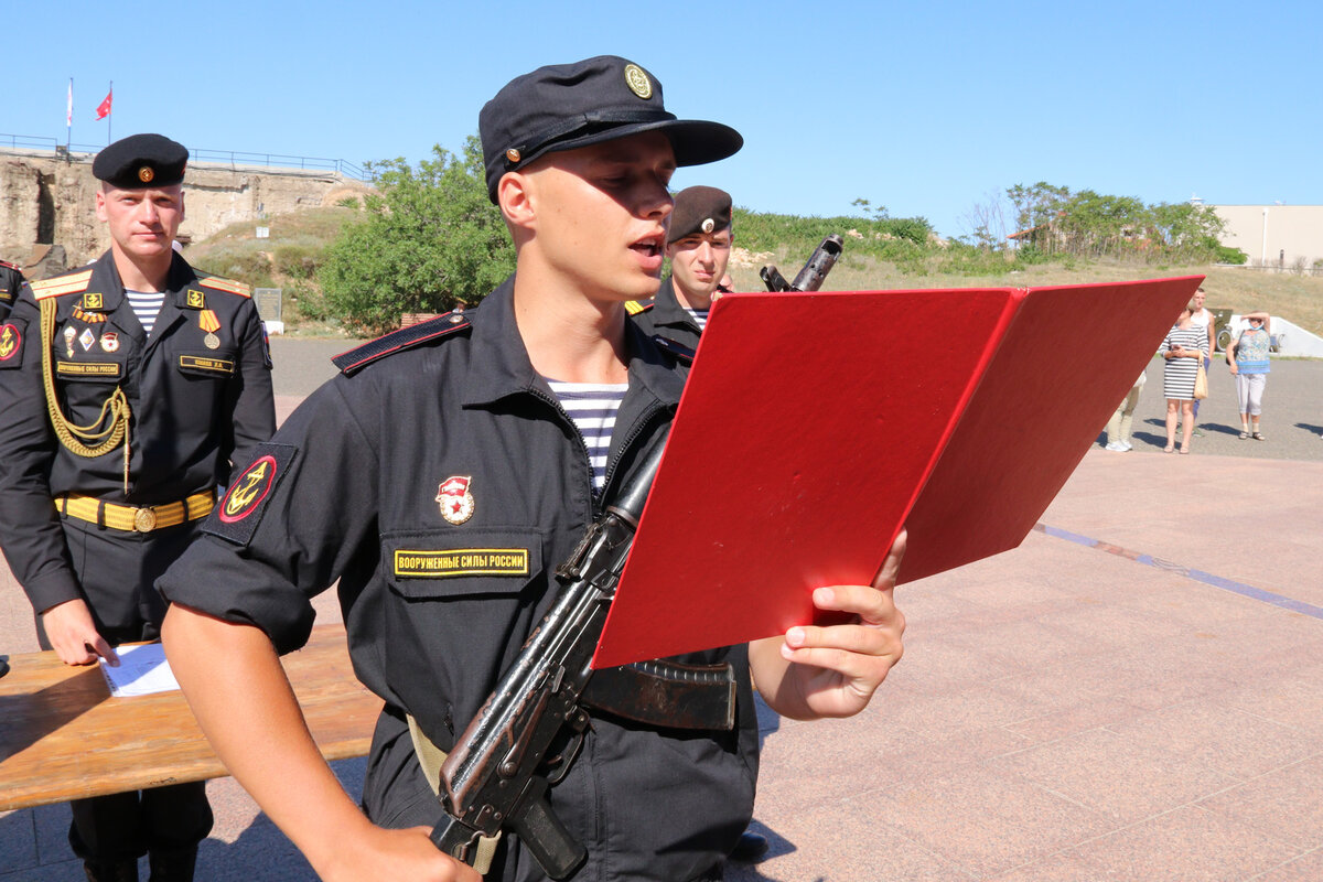 21 августа на легендарной 35-й береговой батарее прошла торжественная церемония принятия Военной присяги. Клятву на верность Родине дали более 100 новобранцев.