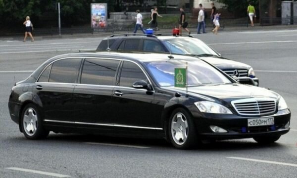 Машина Патриарха Кирилла, источник: яндекс.картинки