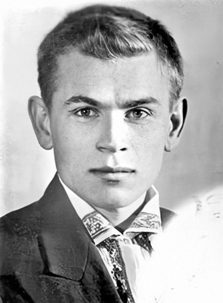 Евгений Степанович Кобытев в 1941 году перед уходом на фронт