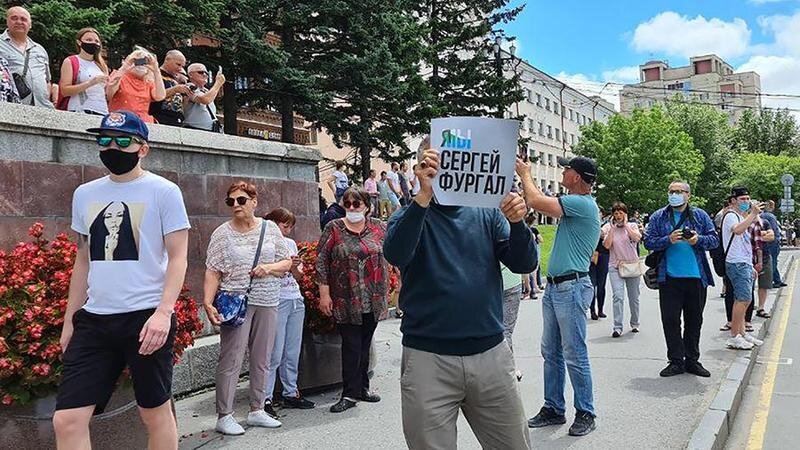 Митинг в поддержку губернатора.