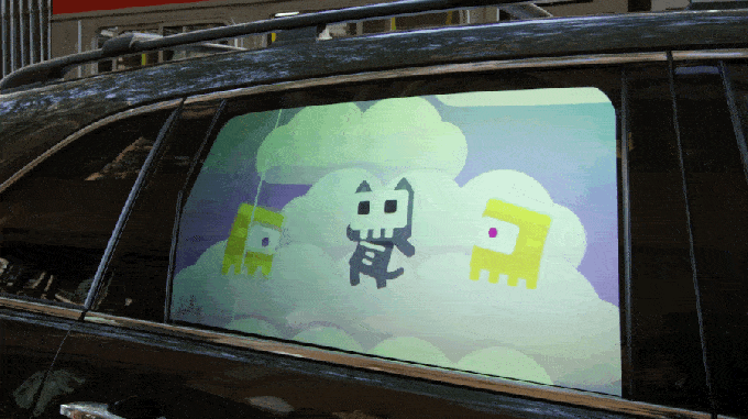 Тут, например, на экране обыгрывается мини-мультфильм